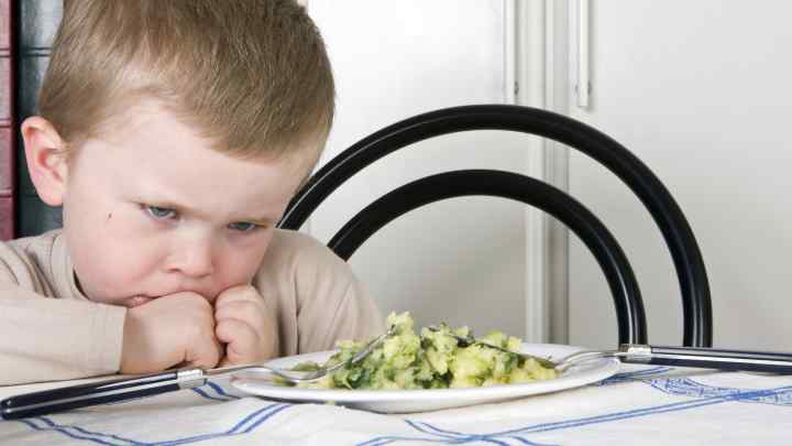 Чому дитина погано їсть