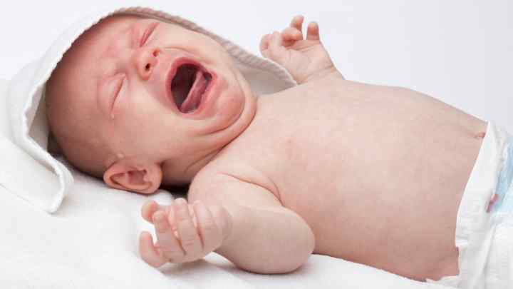 Сльозогінність у новонародженого: причини