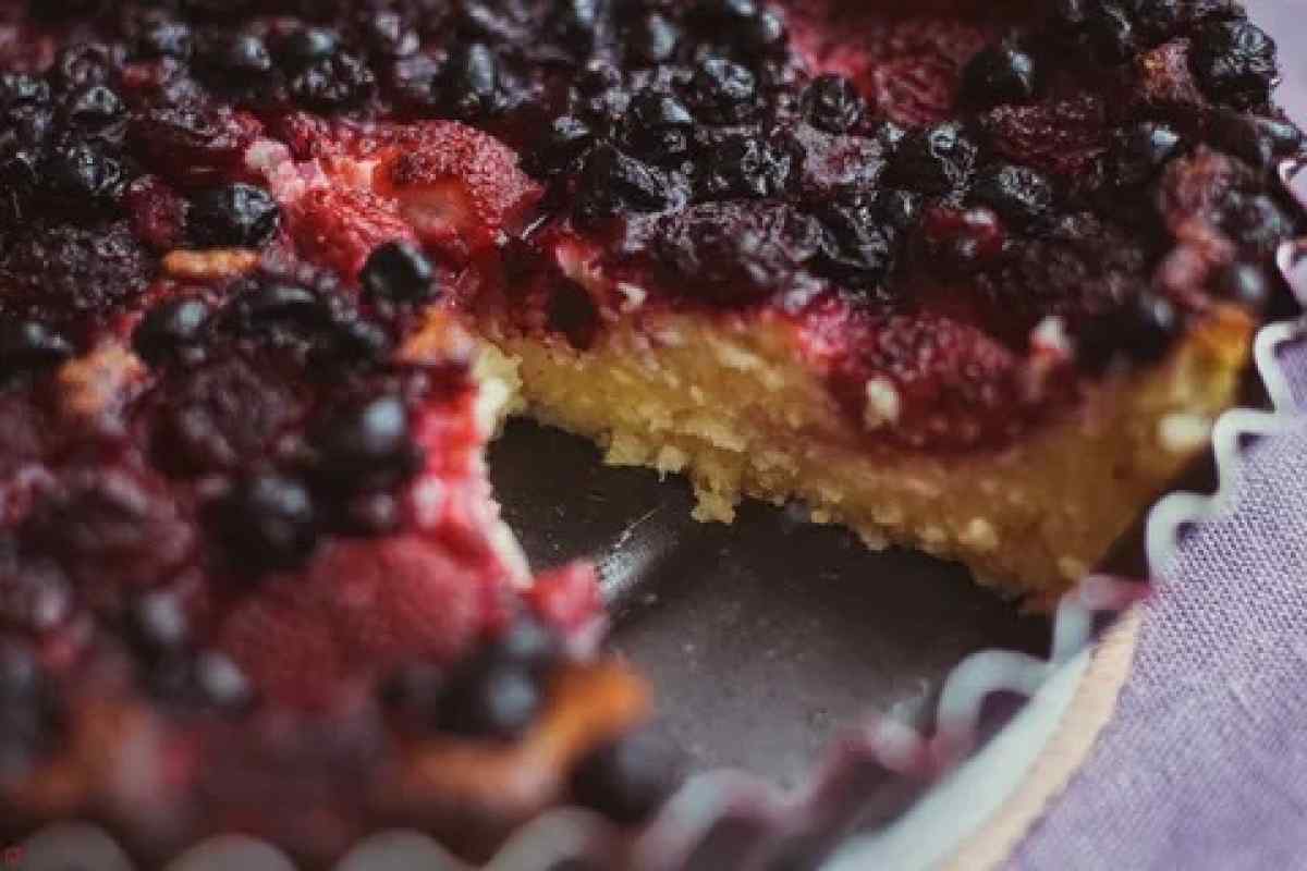 Вівсяно-творожний пиріг з ягодами