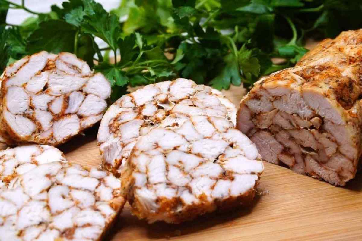 Як приготувати вітчинну ковбасу з курячого м 'яса?