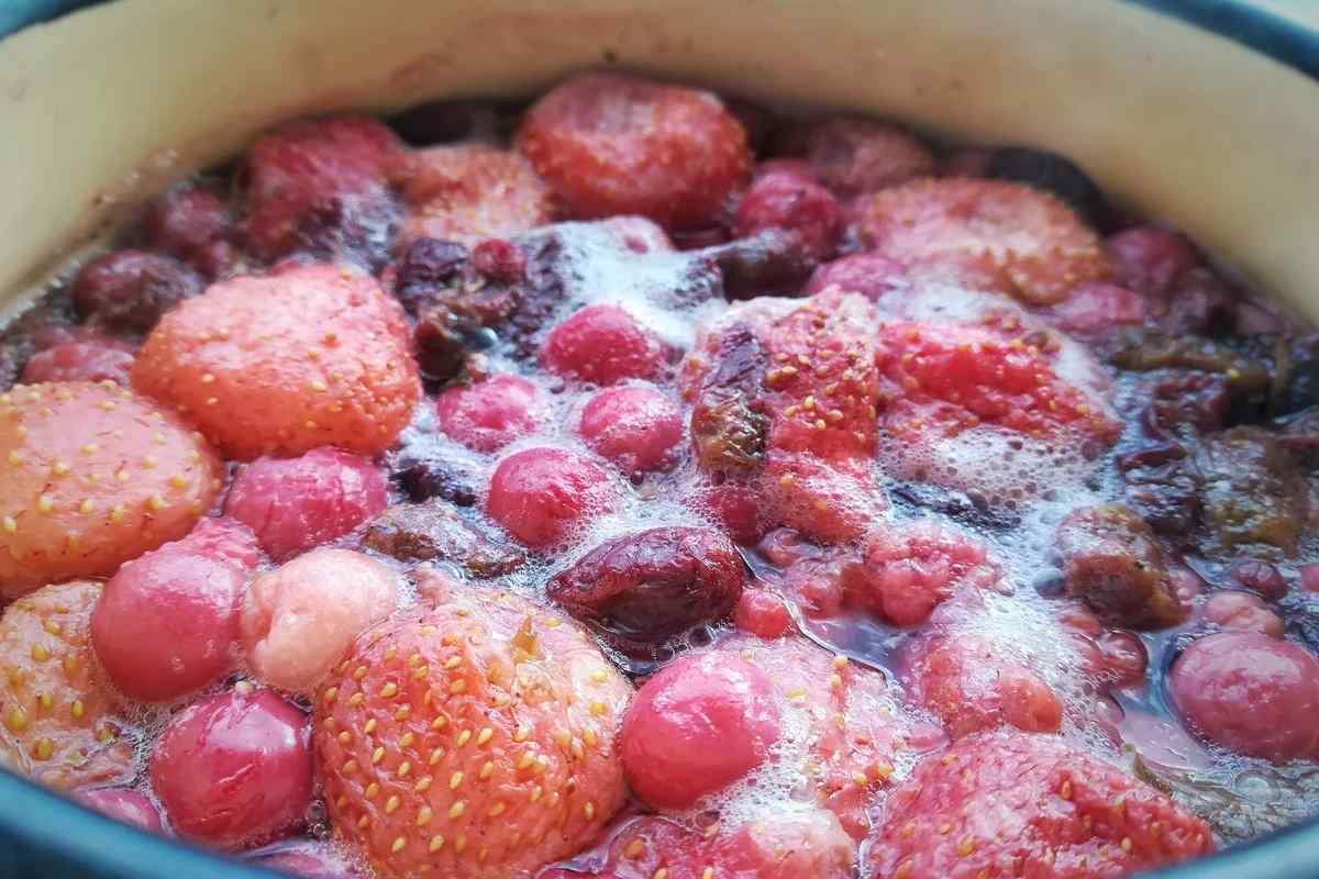 У які страви можна додавати заморожені ягоди