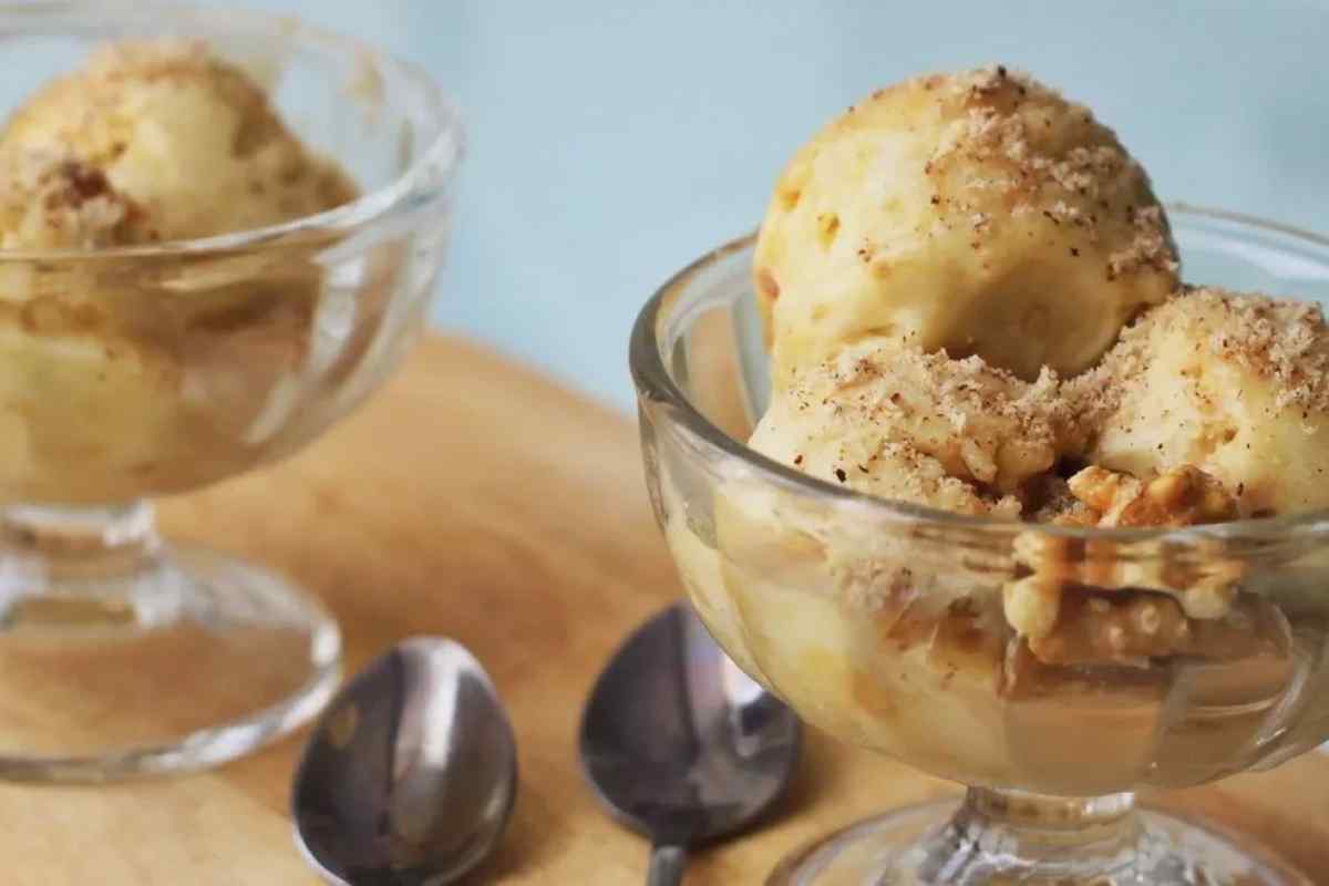 Як просто приготувати літні десерти з морозивом