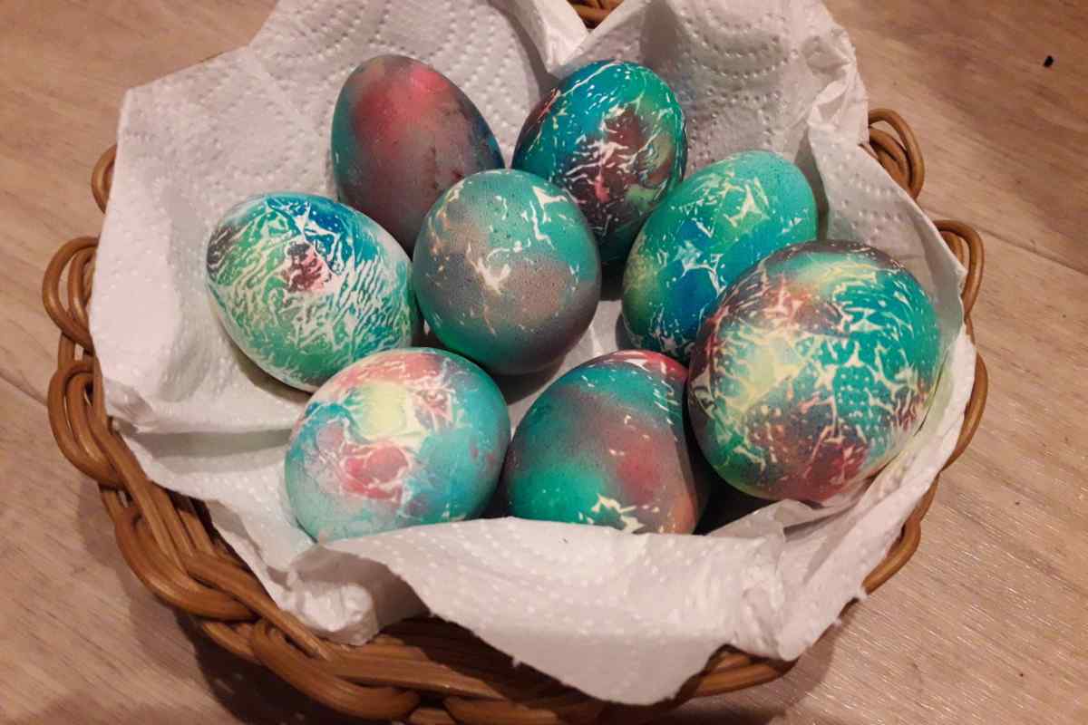 Як пофарбувати яйця