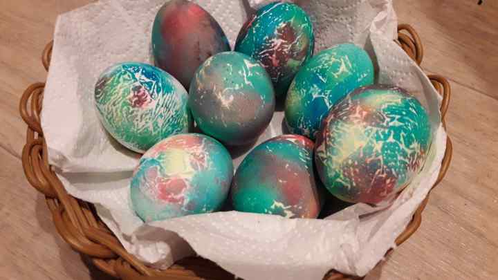 Як пофарбувати яйця