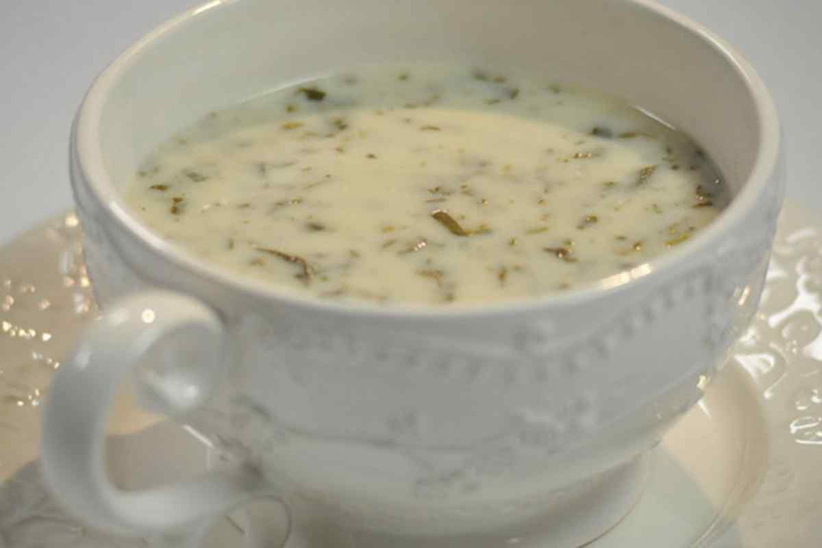 Кисло-молочний суп танів (вірменська кухня)