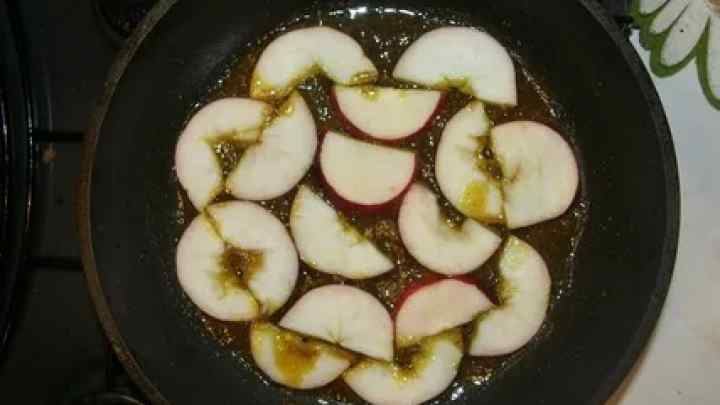 Як смажити яблука
