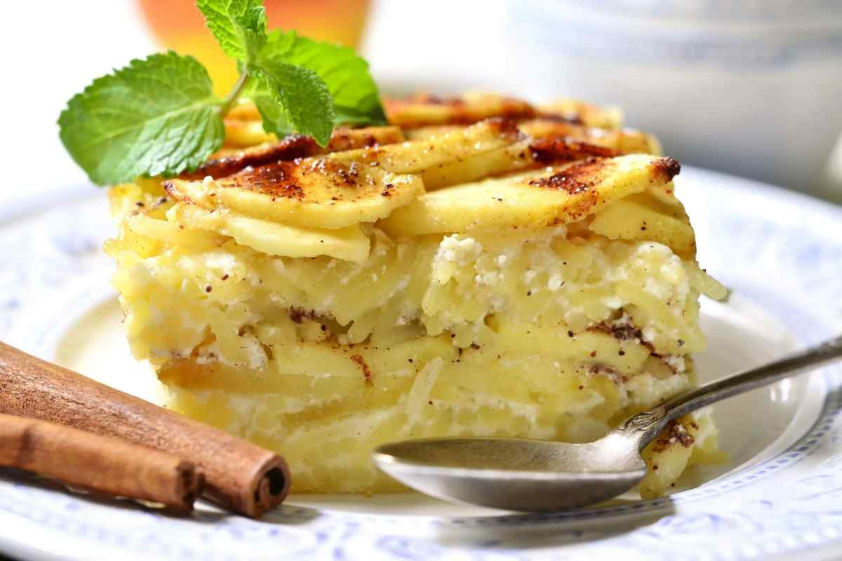 Як приготувати смачний десерт з яблуками і горіхами