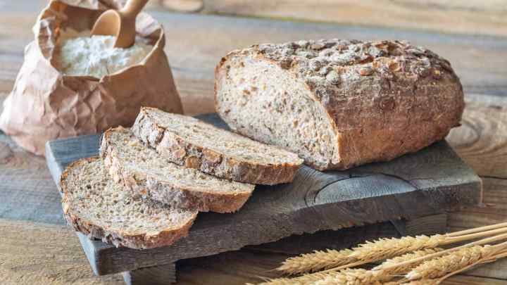 Як роблять цільнозерновий хліб