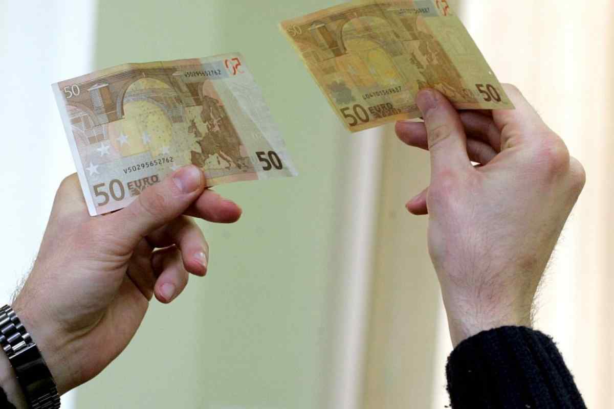 Як визначити фальшиві євро