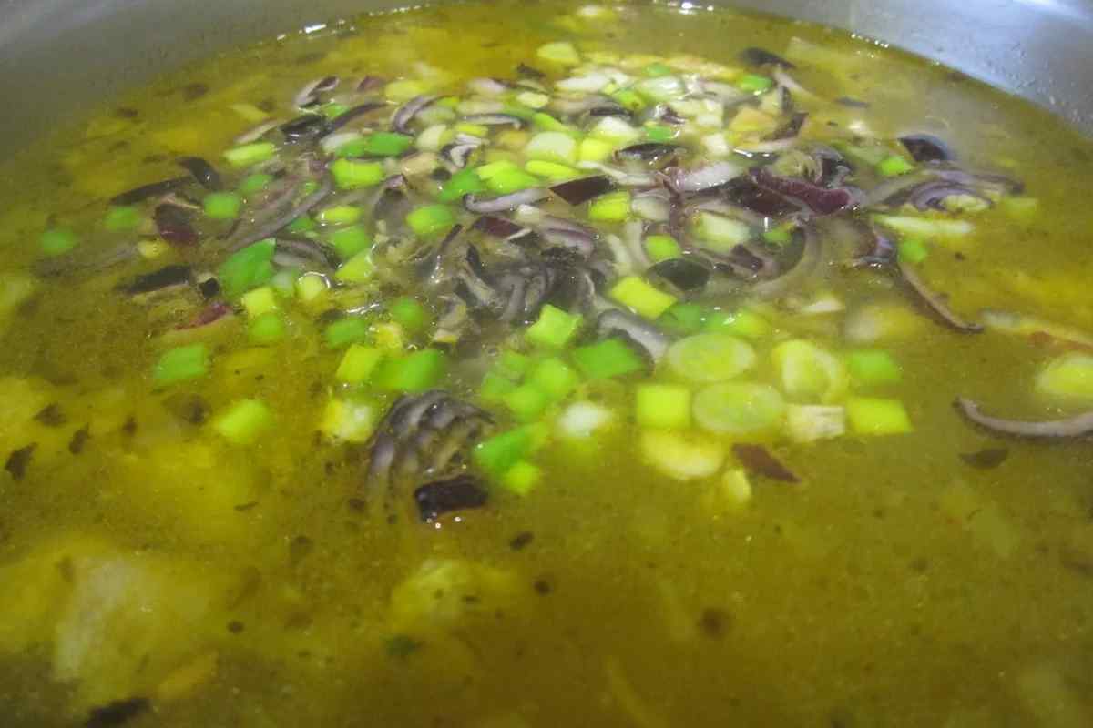 Курячий суп з соєвими паростками