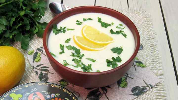 Як приготувати грецький суп з лимоном