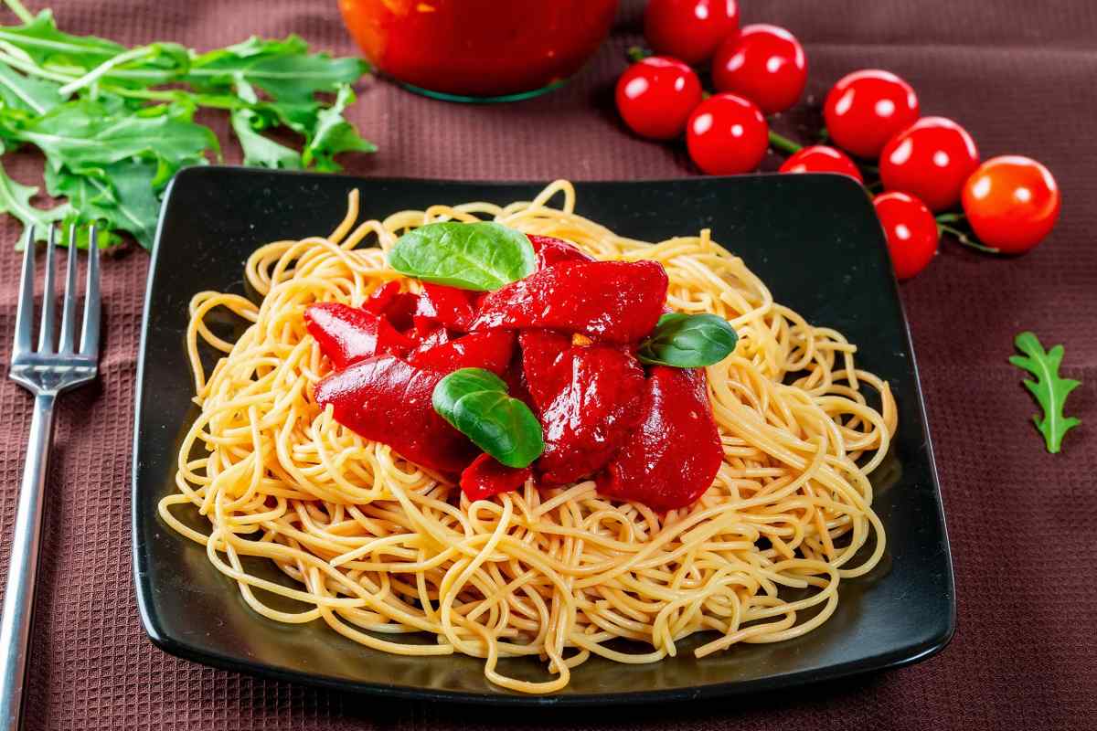 Як приготувати спагеті з м 'ясними кульками під томатним соусом