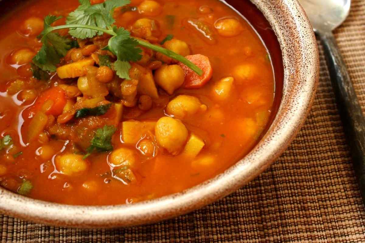 Марокканська кухня: пряний і густий суп-харіра