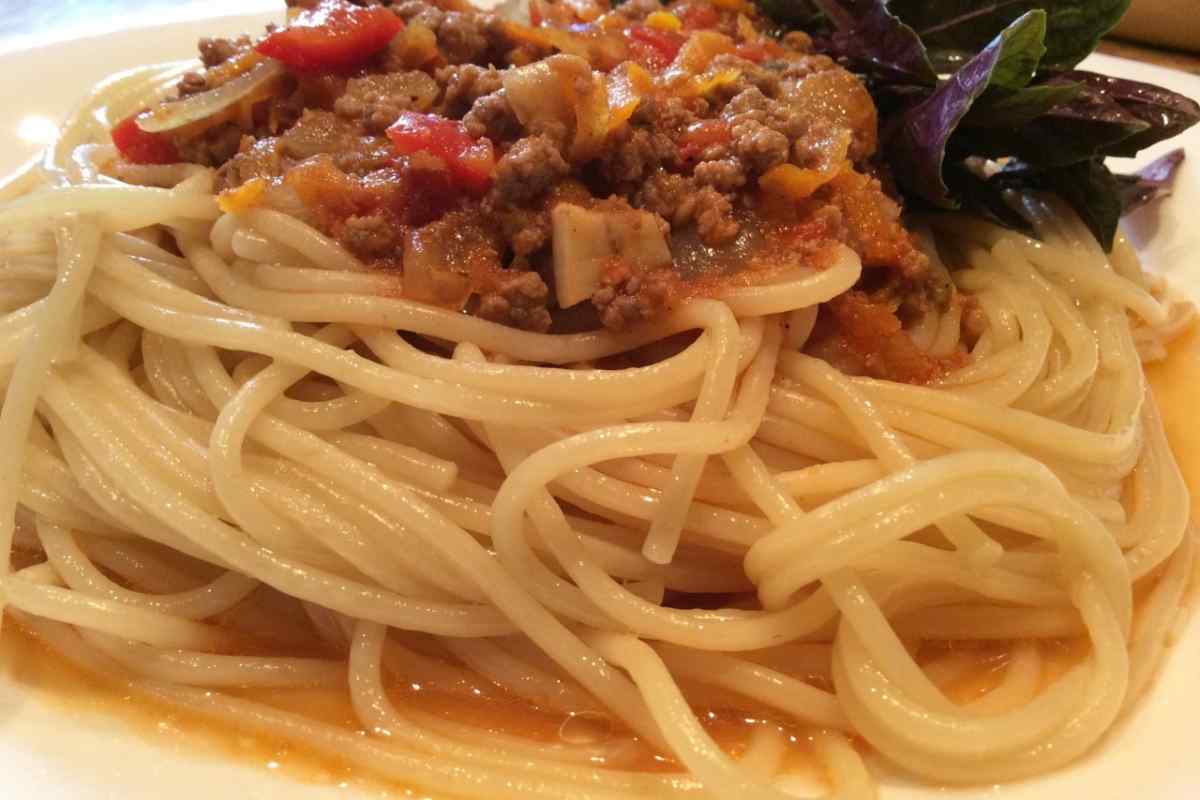 Як зробити спагетті болоньєзе