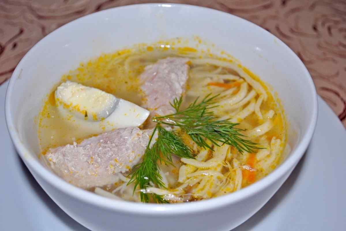 Рецепт курячого супу з локшиною