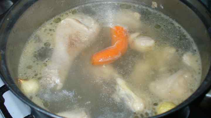 Як зварити смачний курячий суп