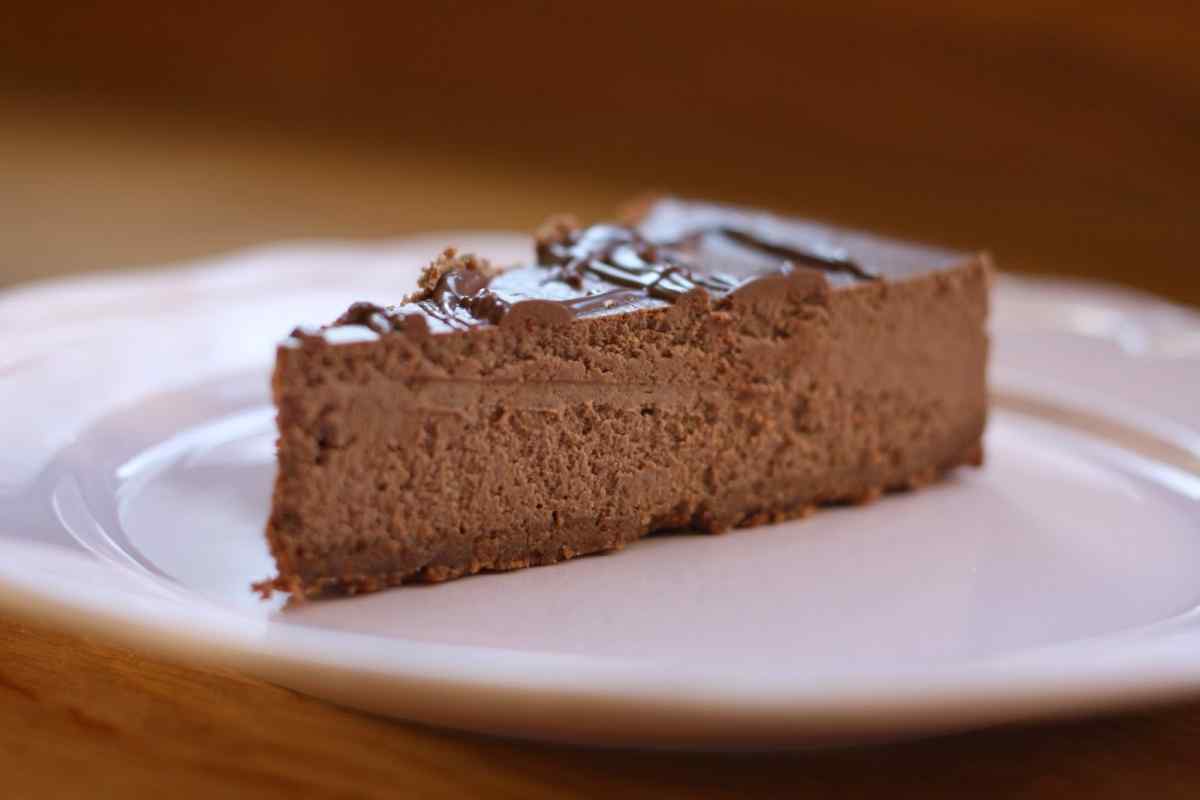 Як зробити простий шоколадний чізкейк без випічки