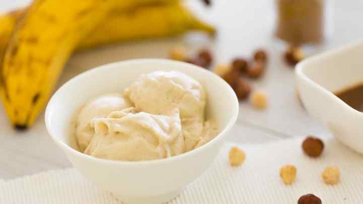 Як приготувати дієтичне морозиво з банана