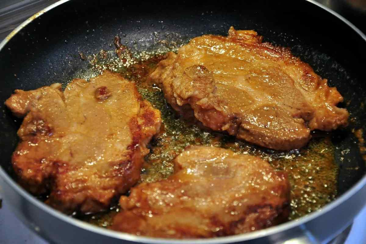 Як посмажити м 'ясо на сухій сковороді