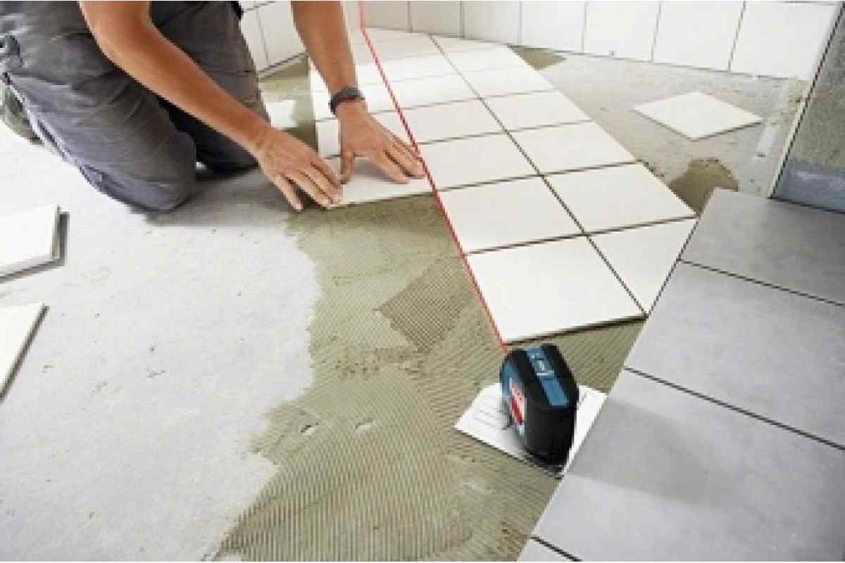 Як укласти кахельну плитку на підлогу