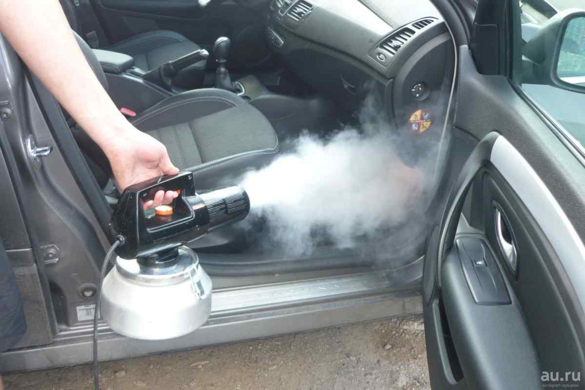Як усунути запах бензину