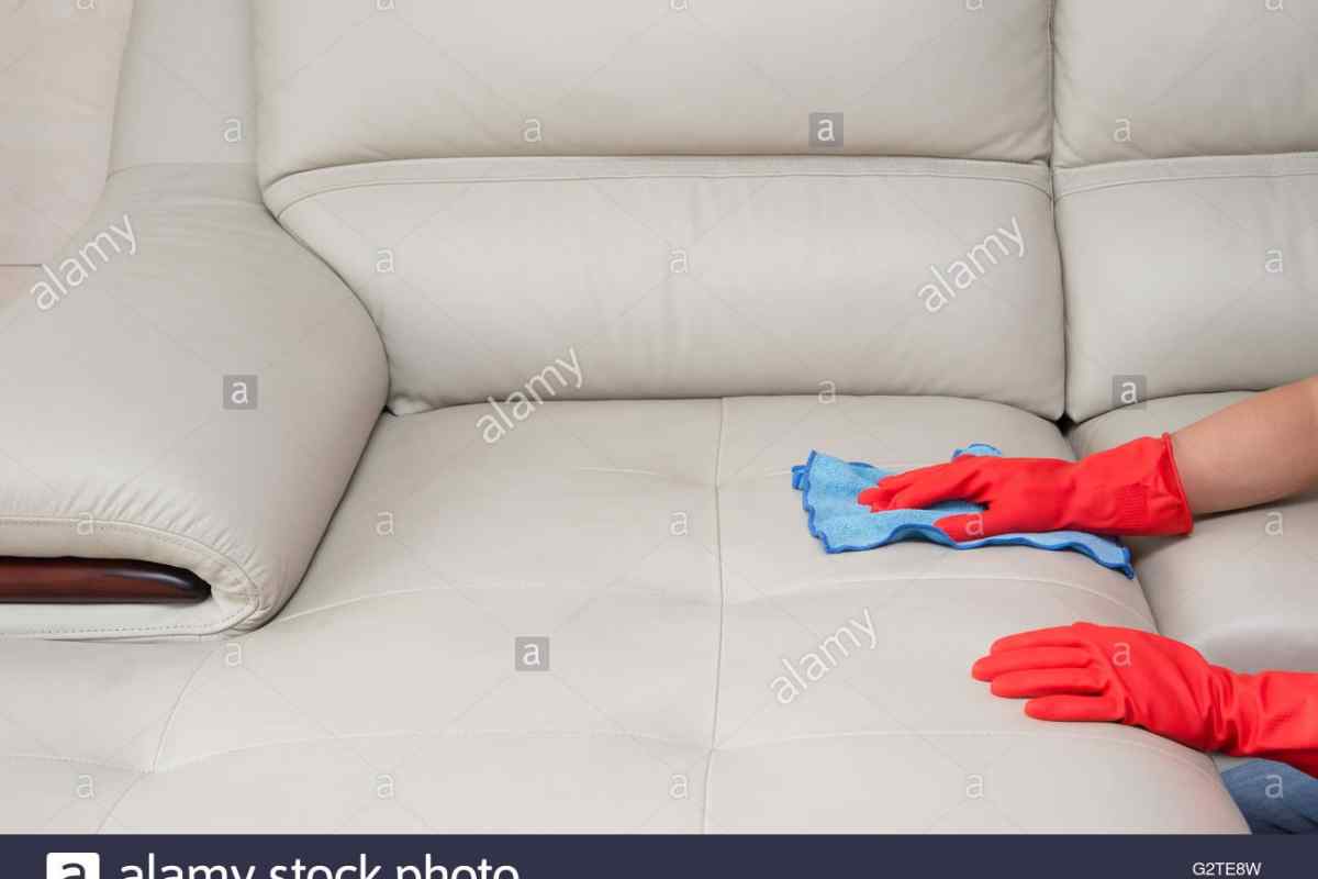 Як вилучити плями з дивана
