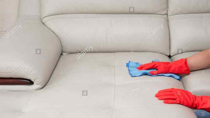 Як вилучити плями з дивана