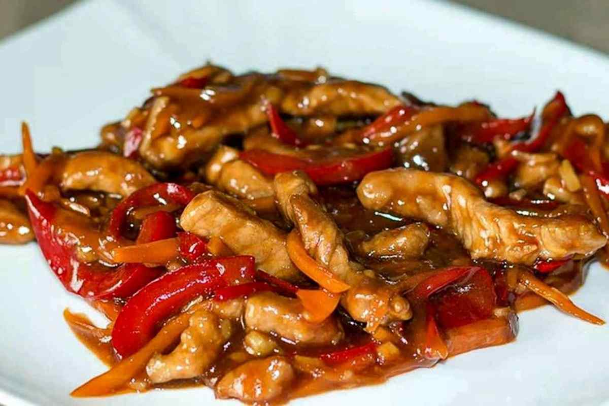 Для шанувальників китайської кухні: свинина в кисло-солодкому соусі