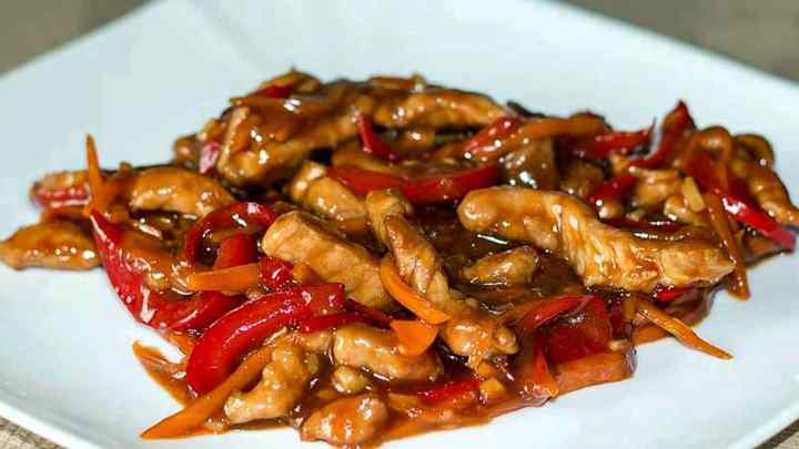 Для шанувальників китайської кухні: свинина в кисло-солодкому соусі