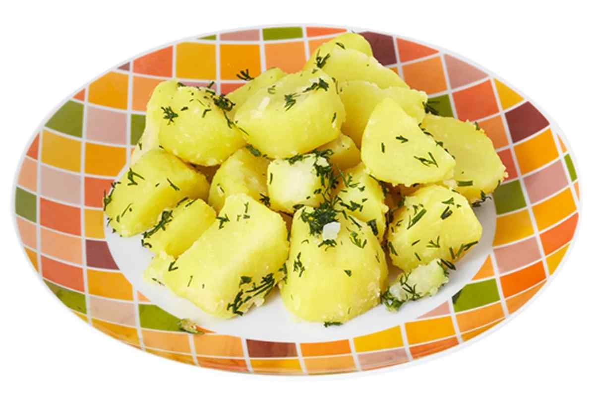 Як приготувати круглу картоплю зі сметаною і зеленню