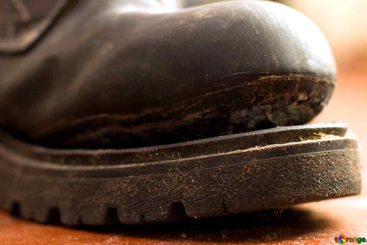 Як відремонтувати підошву взуття