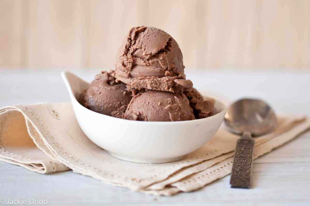 Як готувати шоколадне морозиво