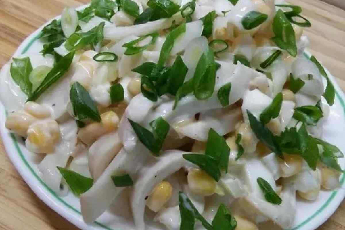 Як готувати салат грибної з кальмарами