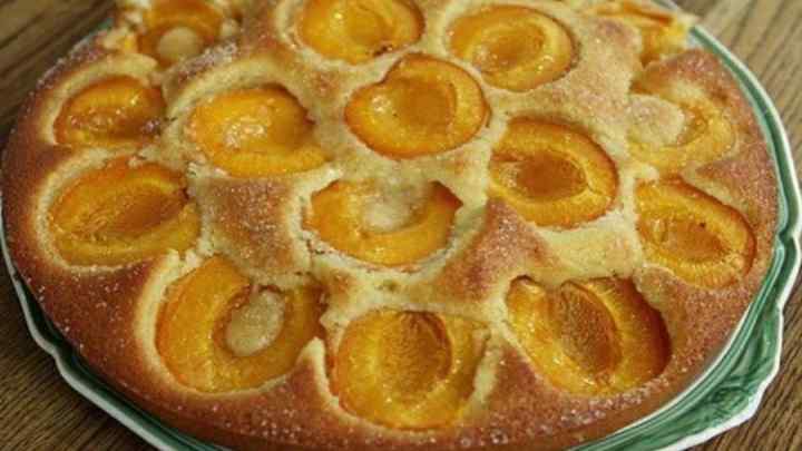 Прості рецепти солодких пирогів з фруктами