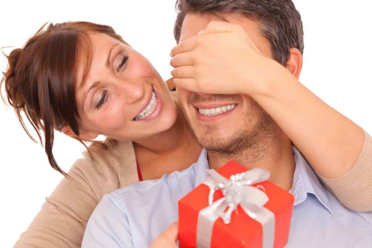 Як змусити чоловіка робити подарунки