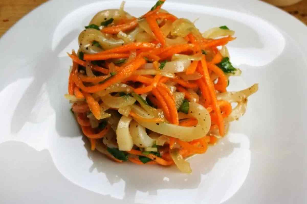 Як готувати салат з кальмарів і моркви