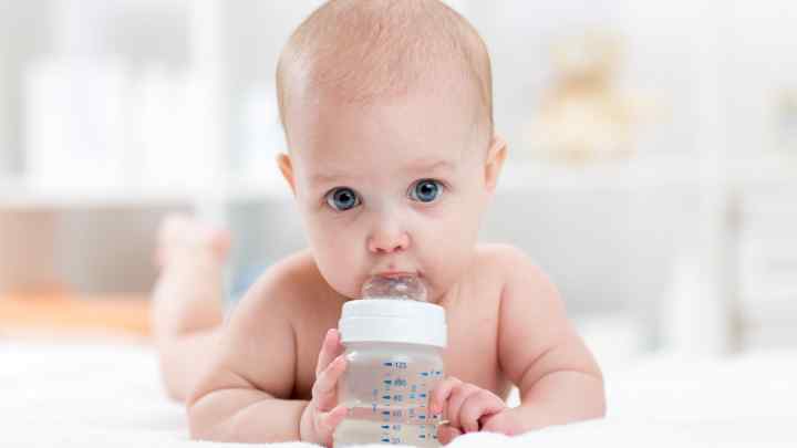 Чи треба давати воду новонародженим при грудному вигодовуванні