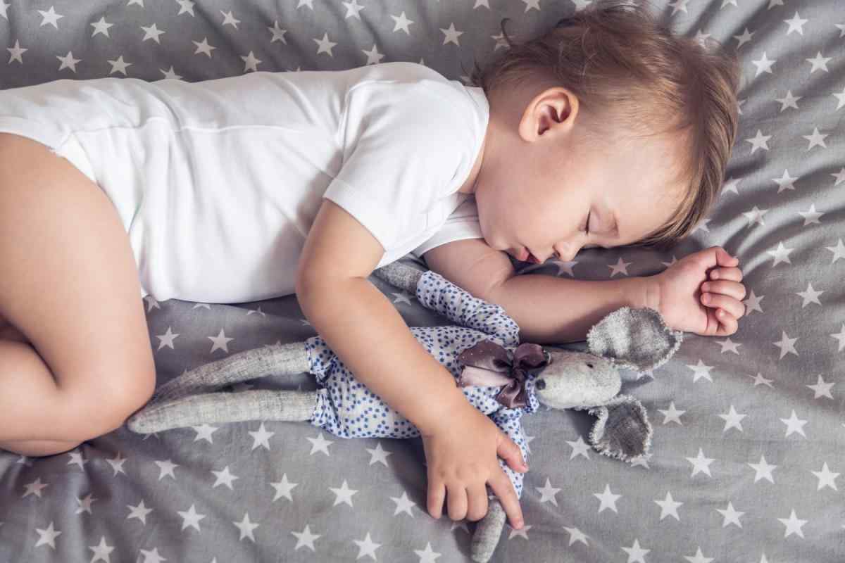 Як привчити дитину не прокидатися вночі