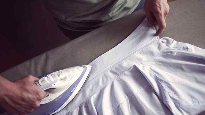 Як гладити рукава чоловічої сорочки