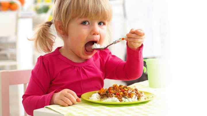 Як підвищити апетит дитині до року