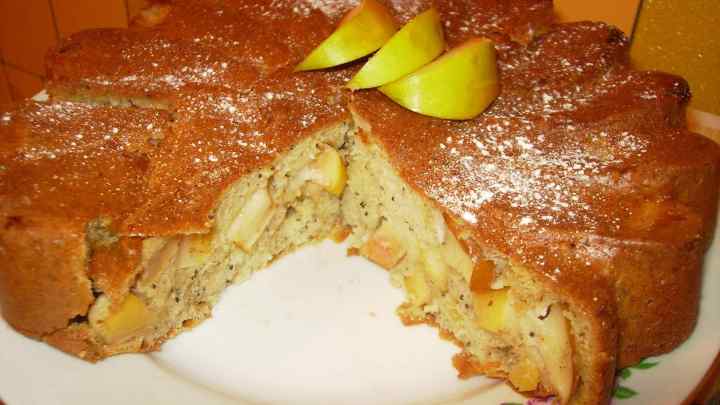 Як швидко приготувати пиріг з яблуками