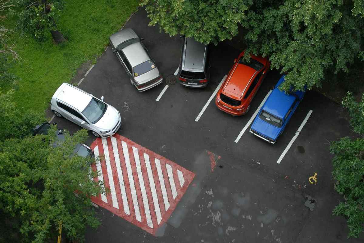 Як організувати паркування у дворі