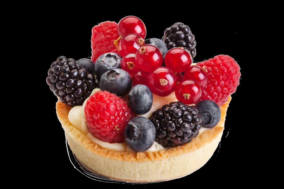 Торт "Кошик з ягодами і фруктами"