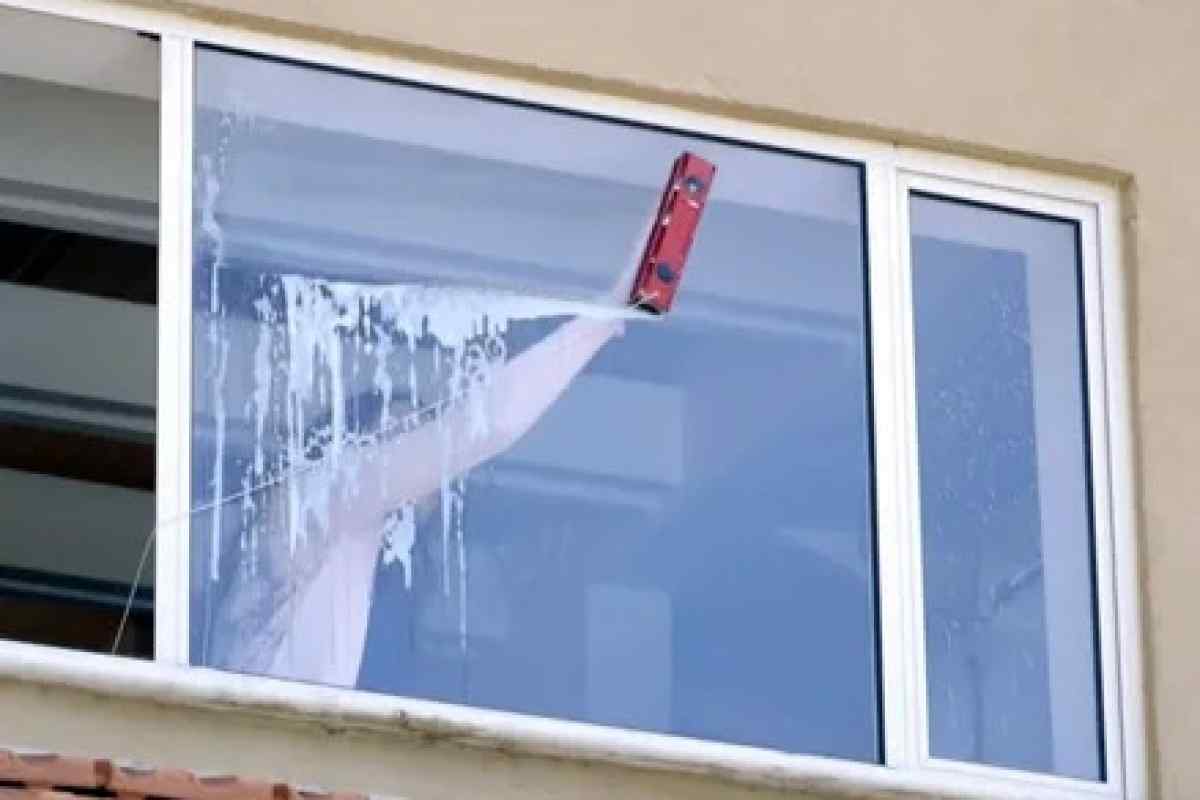 Як мити вікна взимку