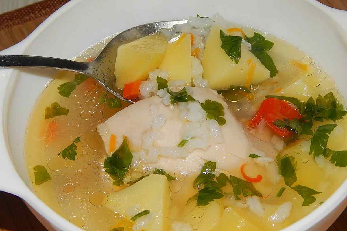 Як приготувати рисовий суп з кальмарами