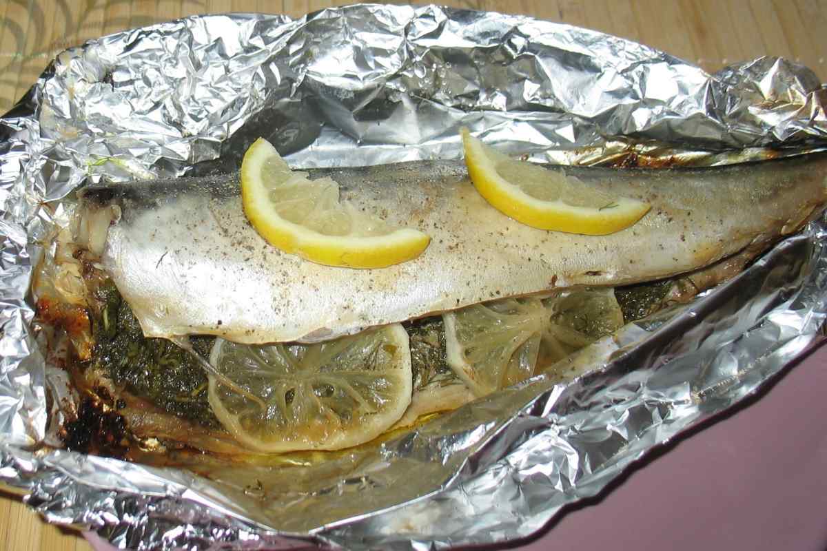 Як приготувати рибу, запечену в фользі