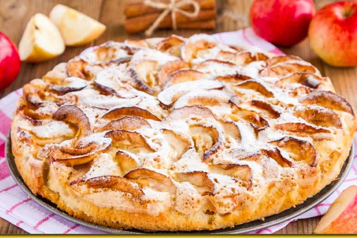 Як спекти швидкий і смачний яблучний пиріг
