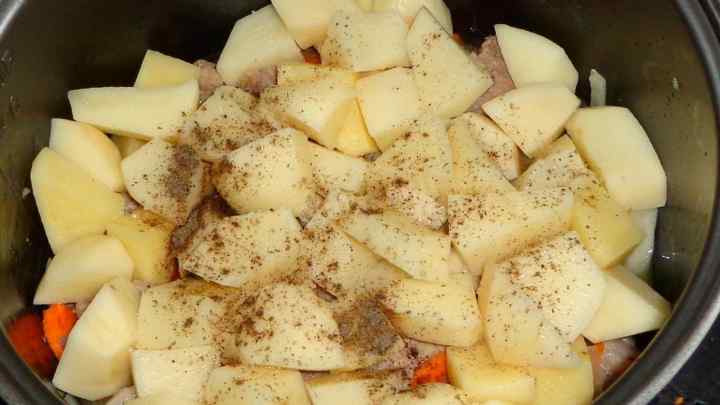 Картопля в мультиварці: способи приготування