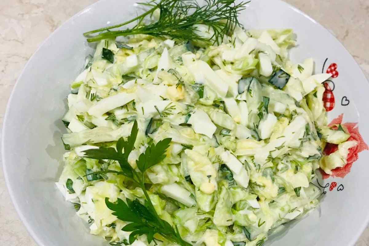 Рецепт салату з кольоровою капустою