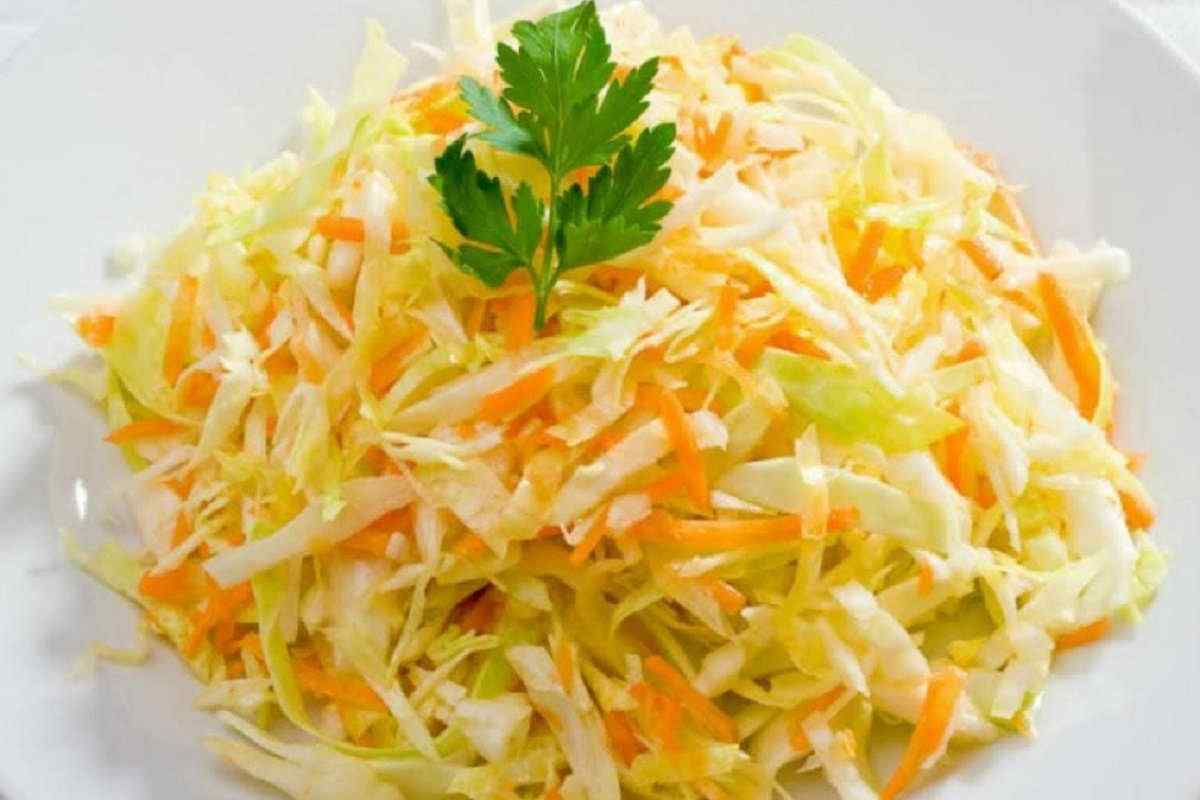 Смачні та корисні салати з капусти